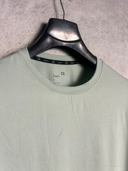 Gap Fit Round Neck - Large