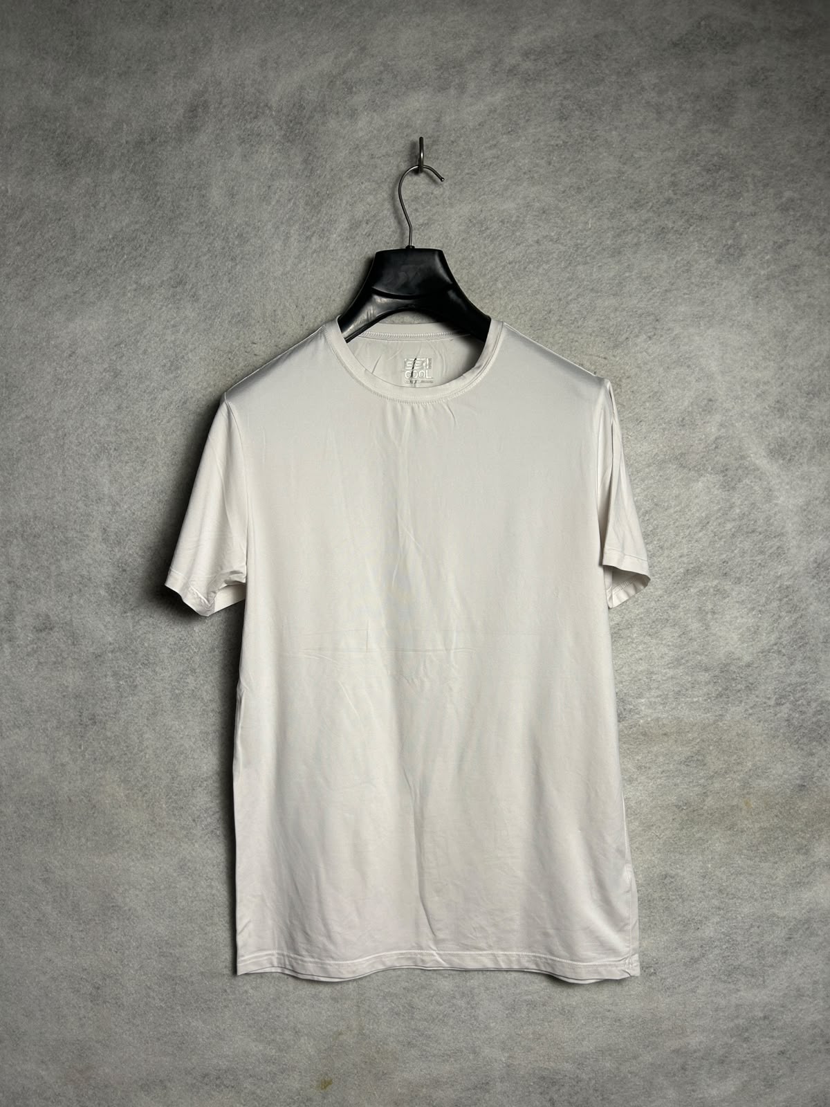 32 Degree White Round Neck - Small