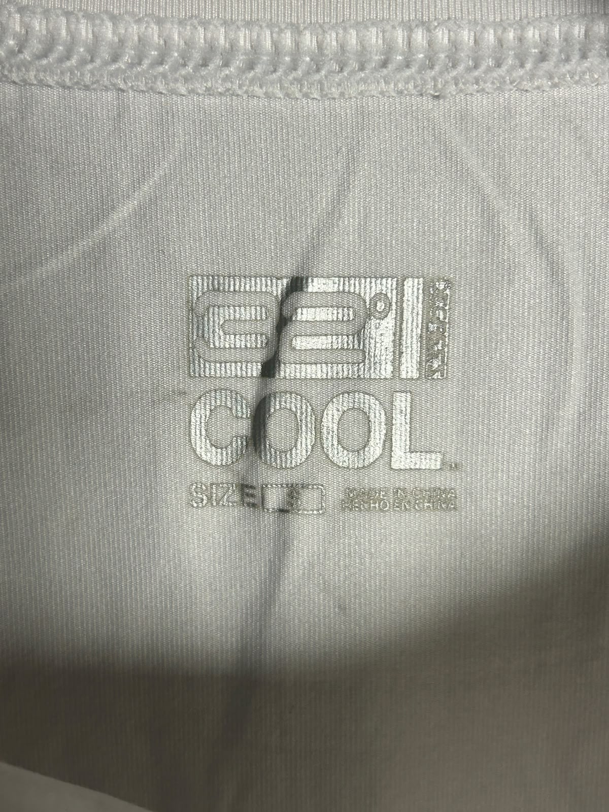 32 Degree White Round Neck - Small