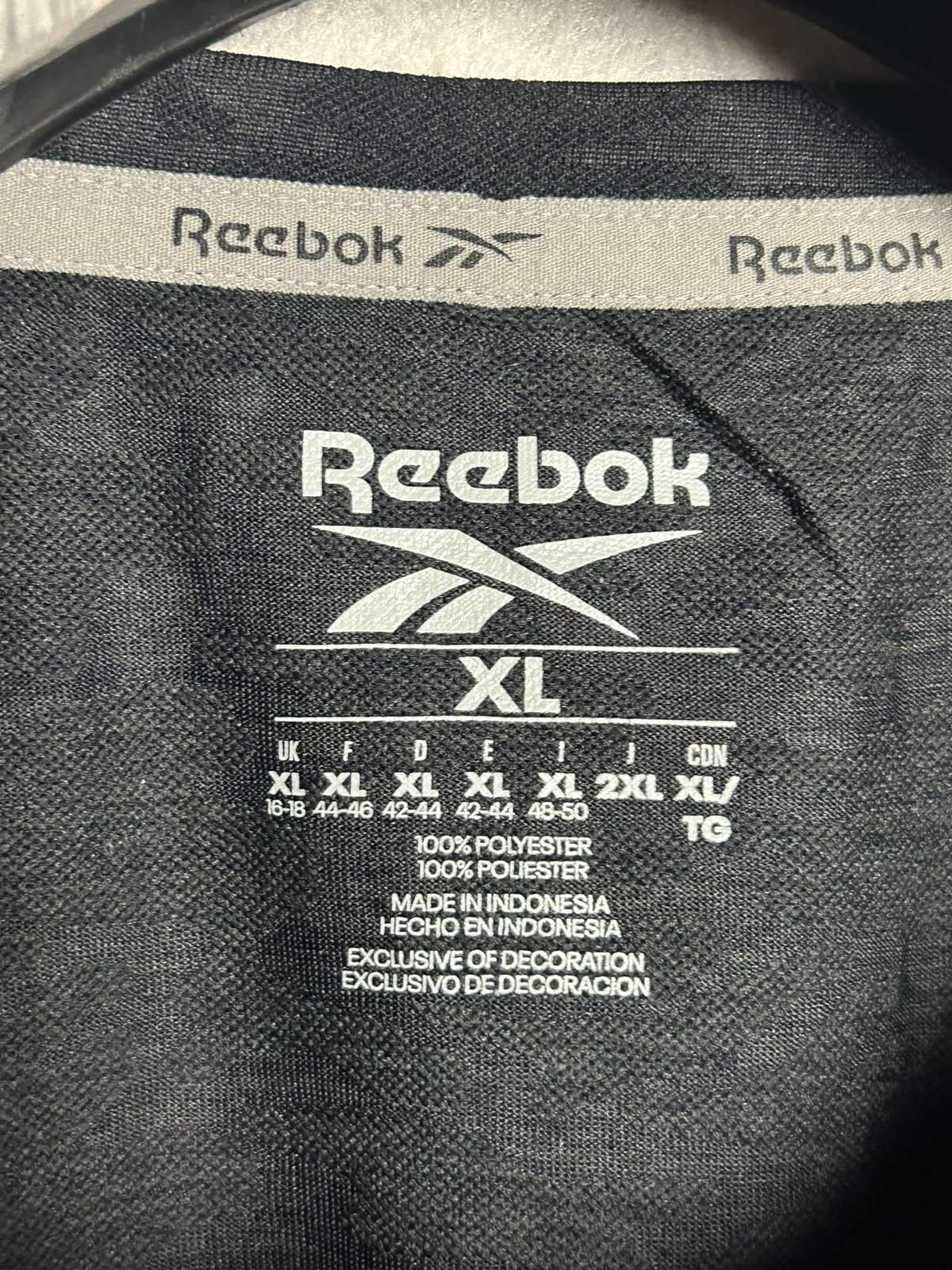 Reebok Black Round Neck - XL