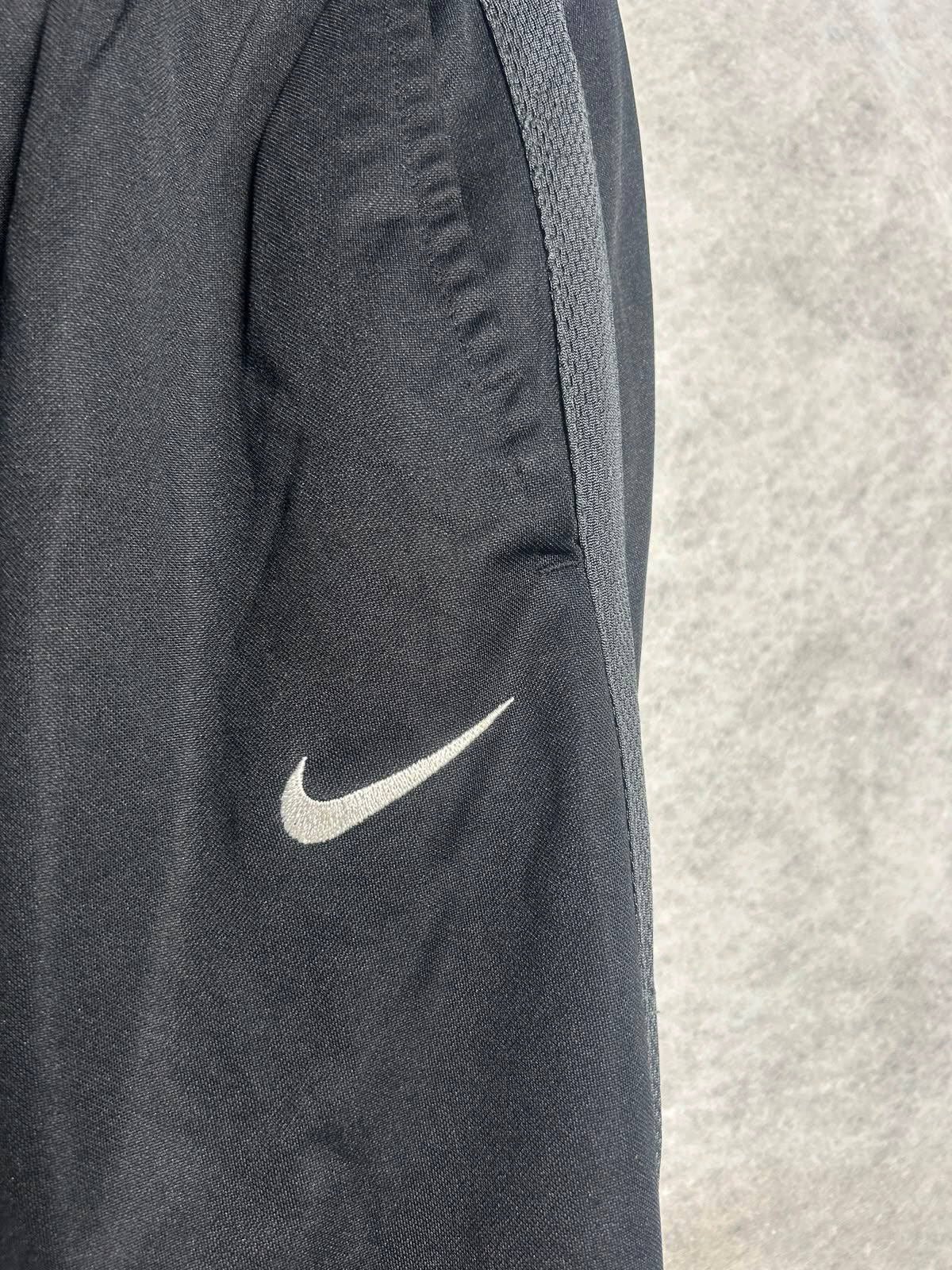 Nike Black - Large
