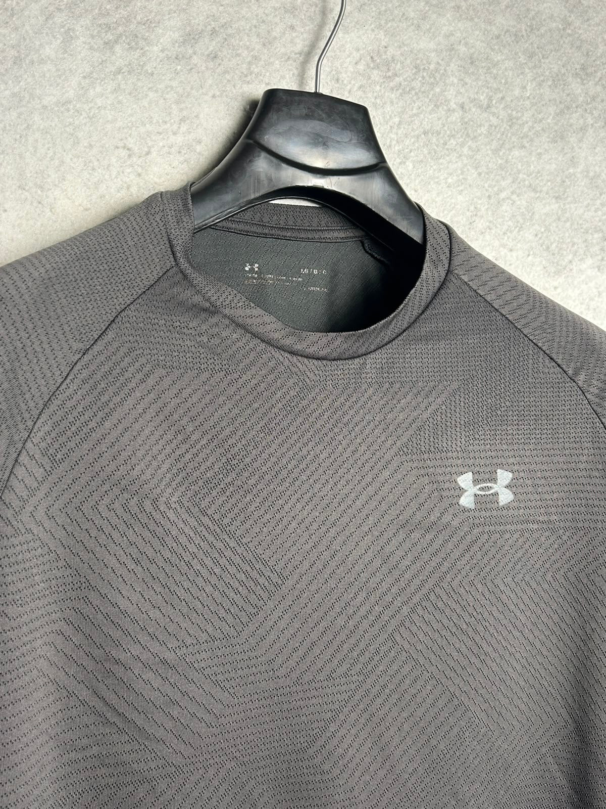 Under Armour Heat Gear Black Round Neck - Large