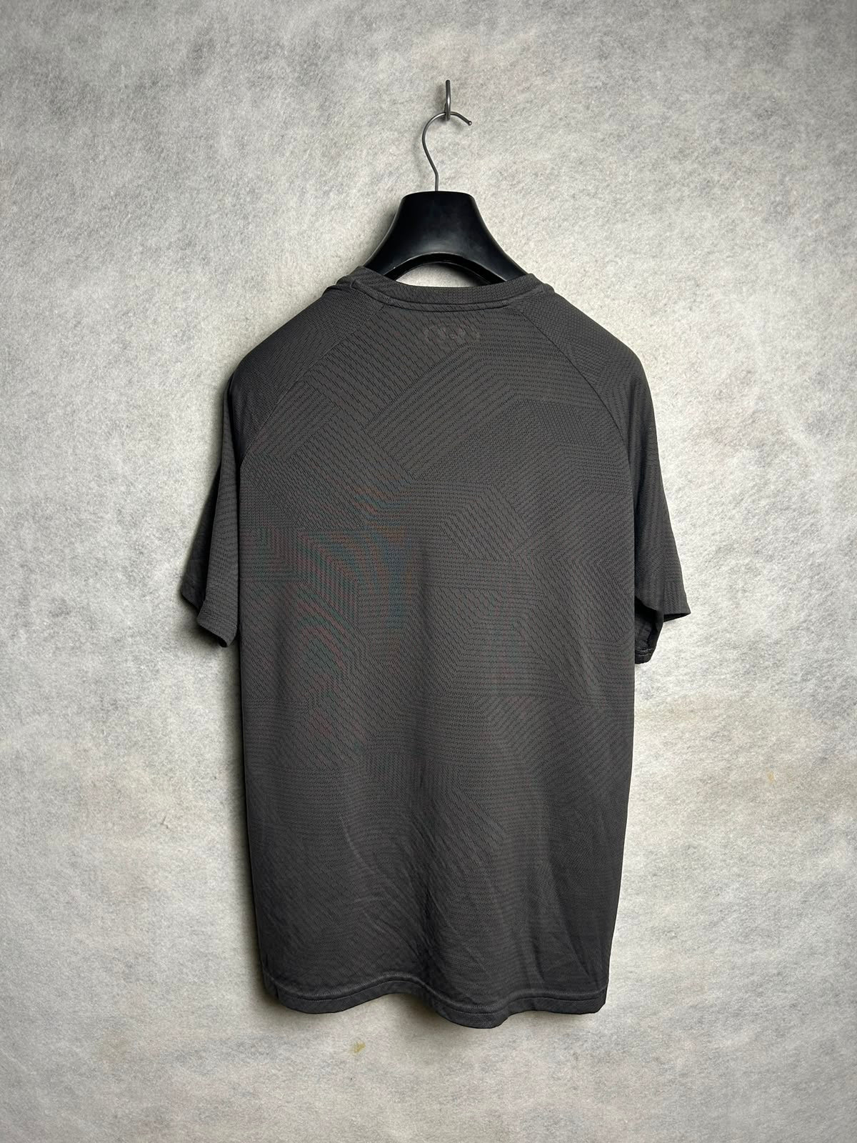 Under Armour Heat Gear Black Round Neck - Large