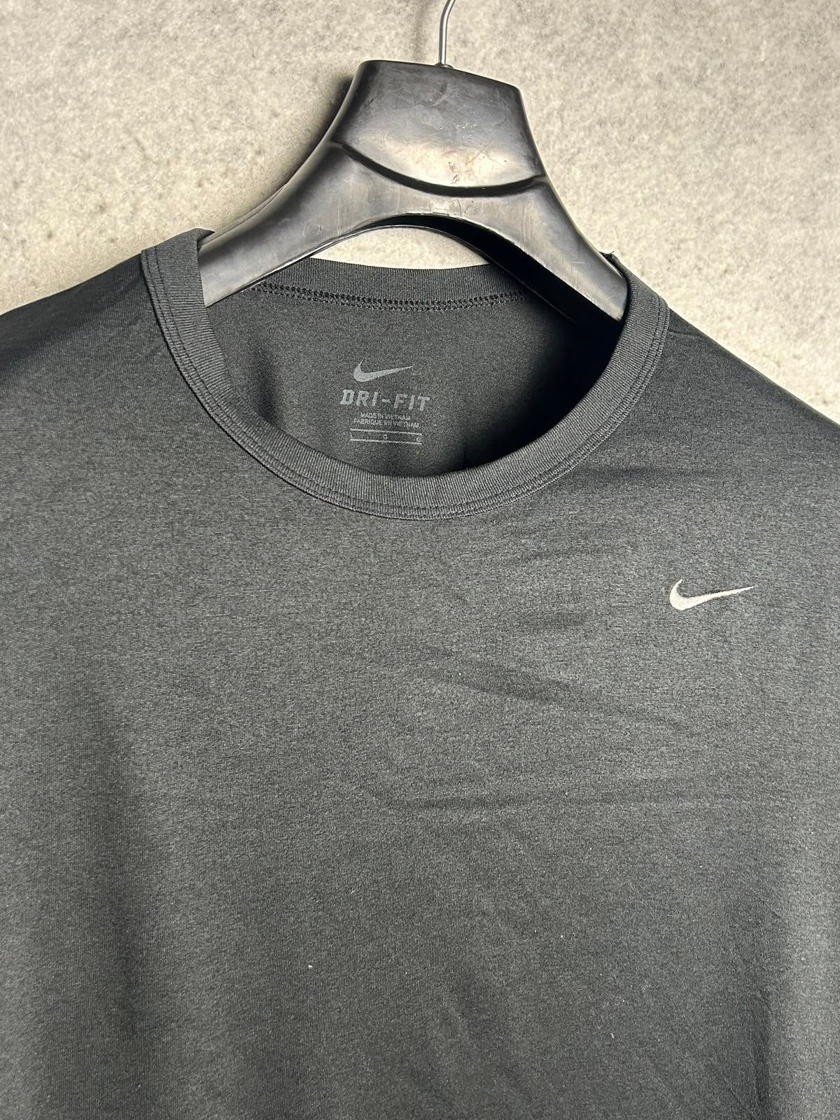 Nike Dri Fit Black Round Neck - Large