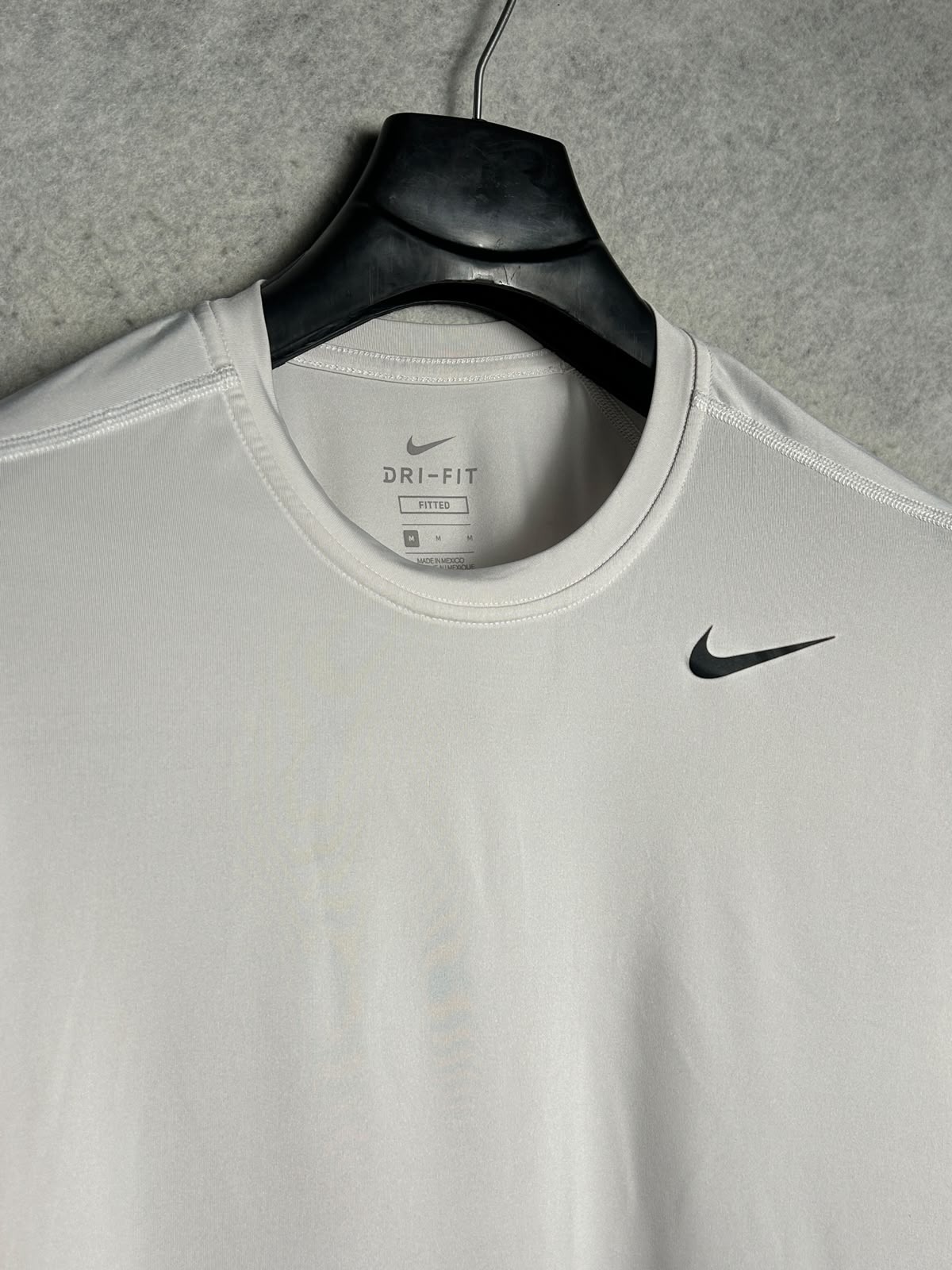 Nike Dri Fit White Round Neck - Medium