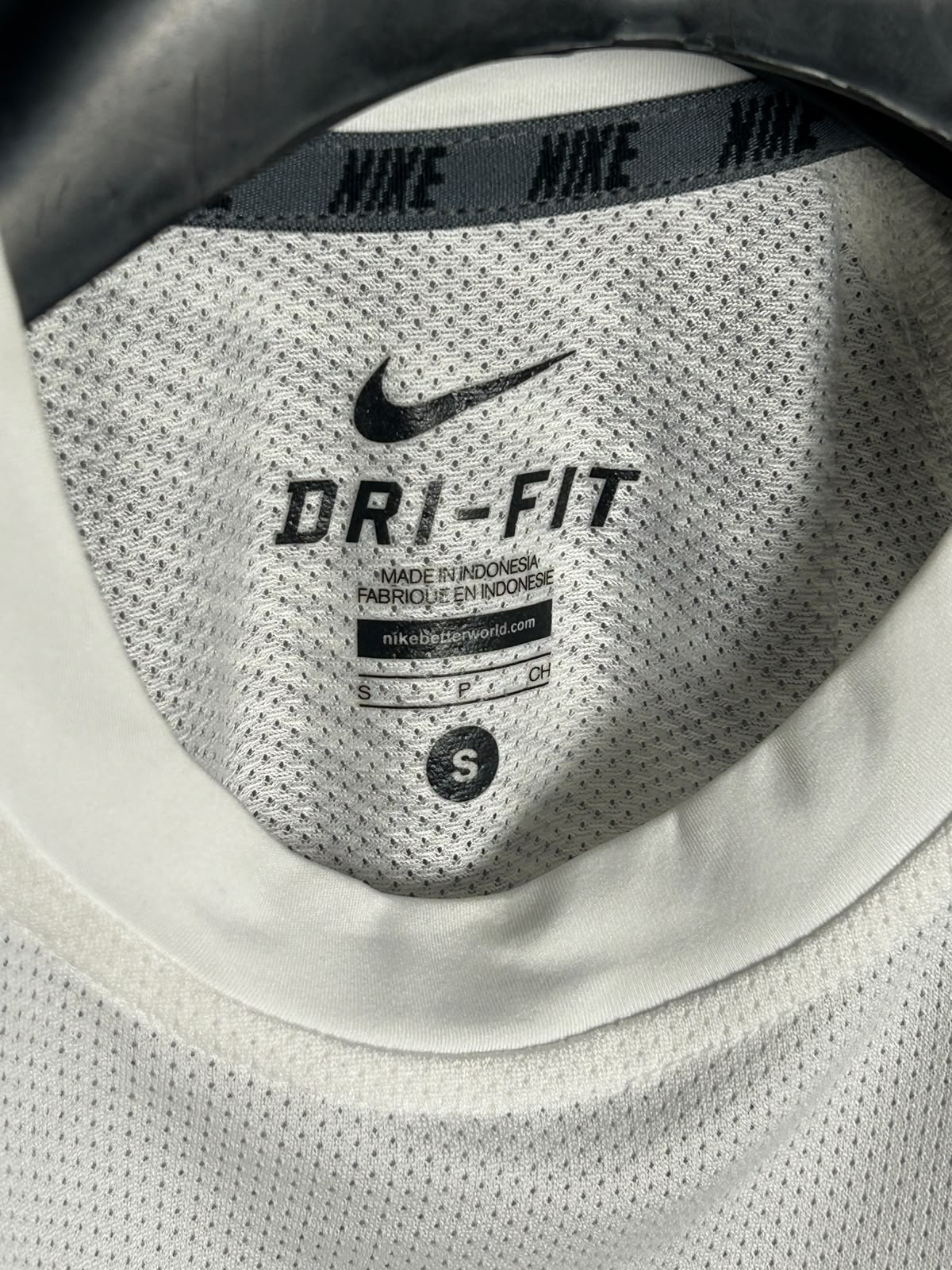 Nike Dri Fit Big Logo White Round Neck - Small