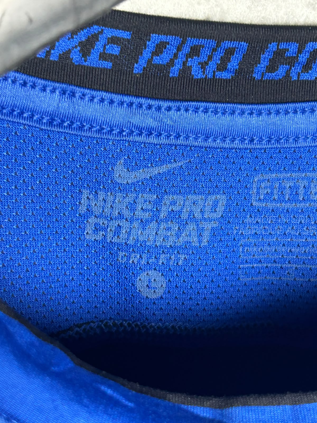 Nike Pro Combat Dri Fit Blue Round Neck - Large
