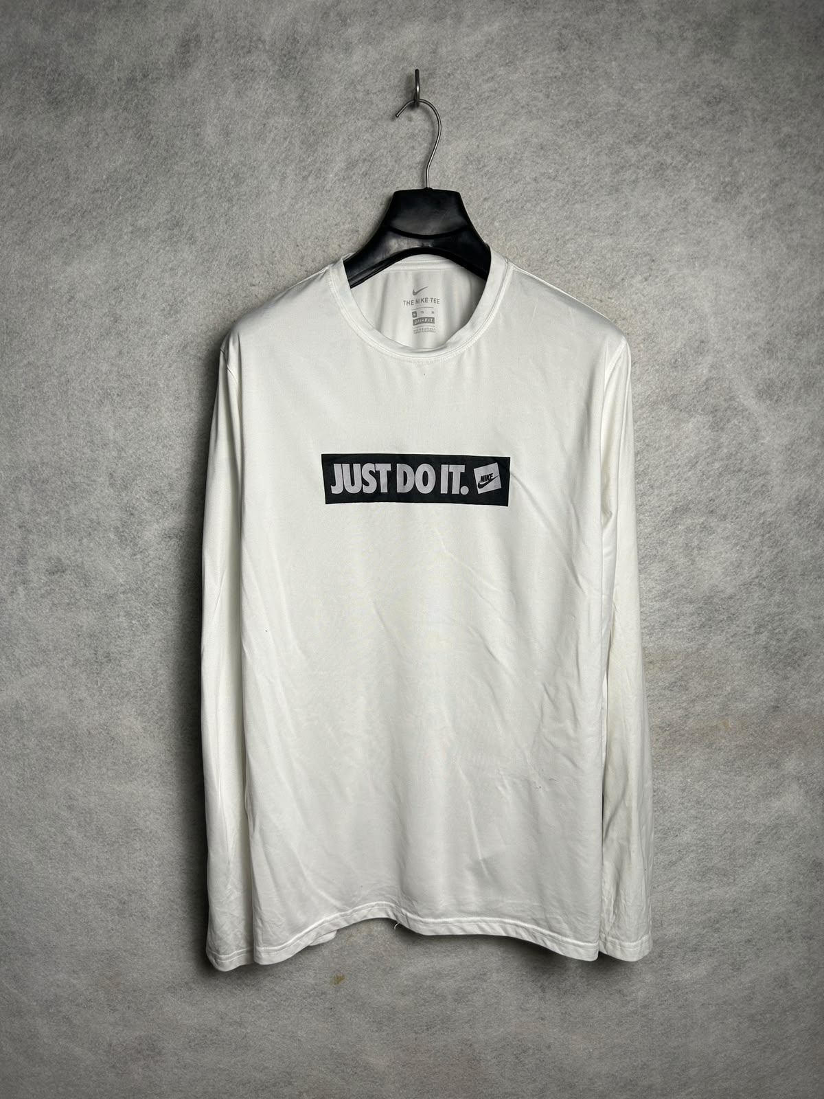 The Nike Tee Dri Fit White Full Sleeves Round Neck - XL