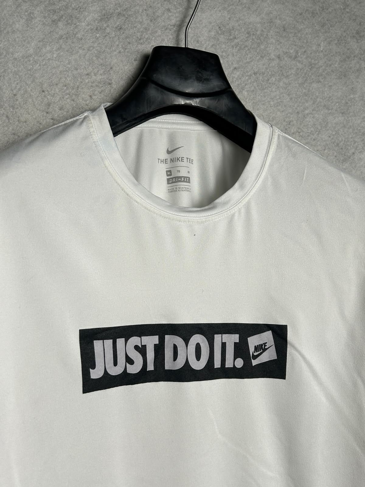 The Nike Tee Dri Fit White Full Sleeves Round Neck - XL