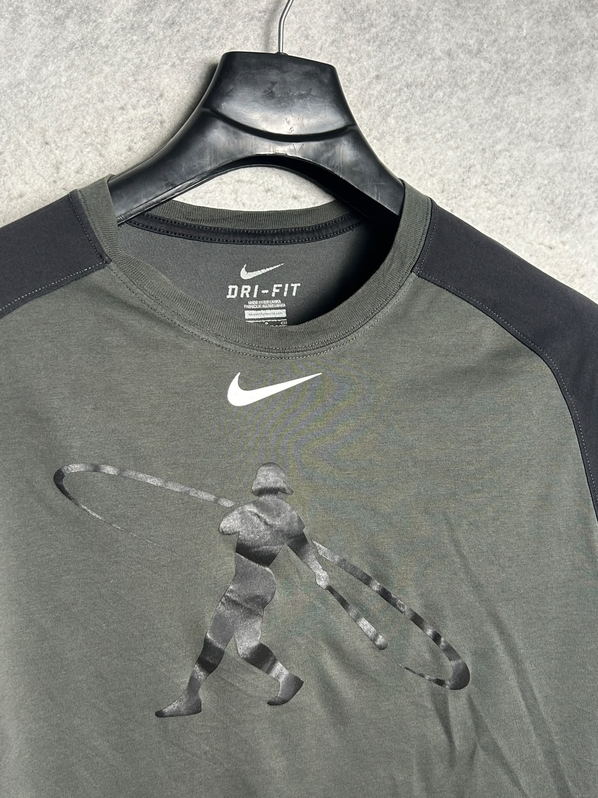 Nike Dri Fit Half Sleeves Round Neck - Small