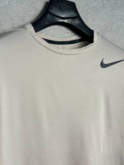 Nike Dri Fit Full Sleeves Round Neck - Small
