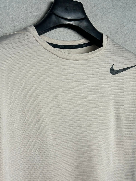 Nike Dri Fit Full Sleeves Round Neck - Small