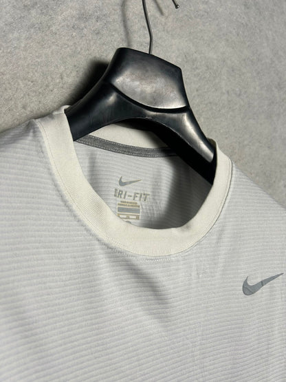 Nike Dri Fit White Round Neck - XL