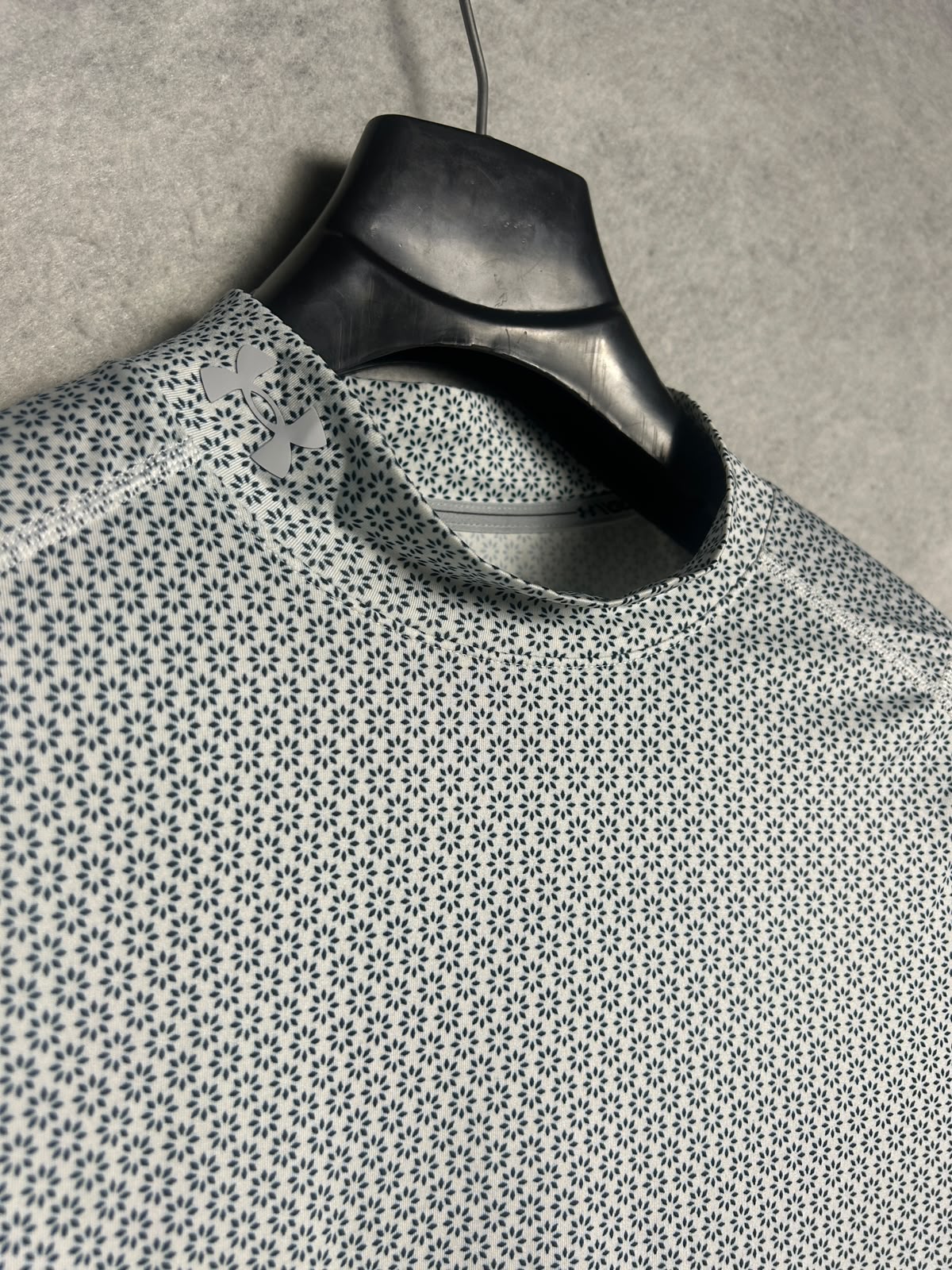 Under Armour Heat Gear Full Sleeves Round Neck - XL