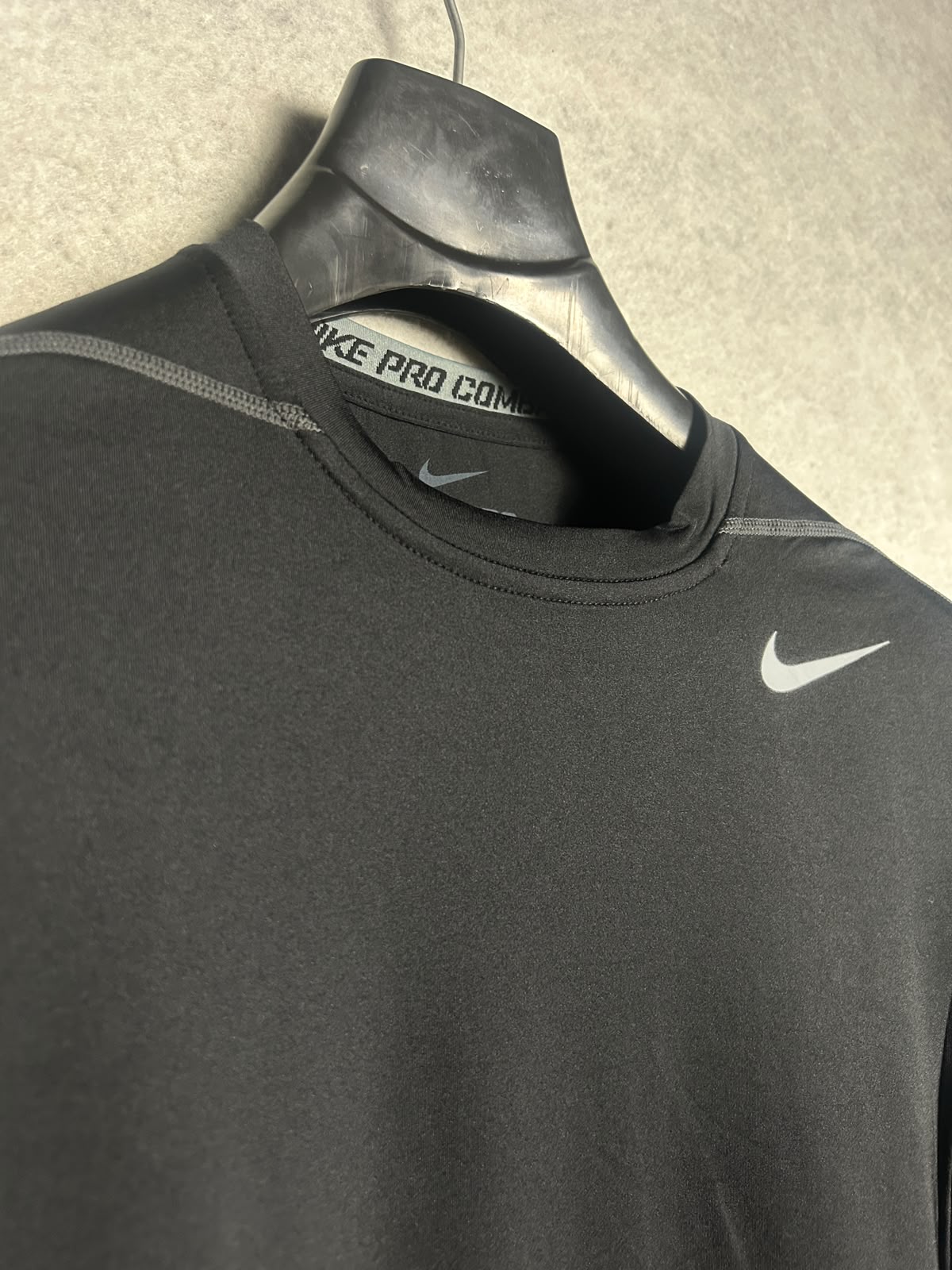 Nike Pro Combat Dri Fit Full Sleeves Round Neck - Medium