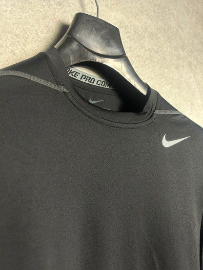 Nike Pro Combat Dri Fit Full Sleeves Round Neck - Medium