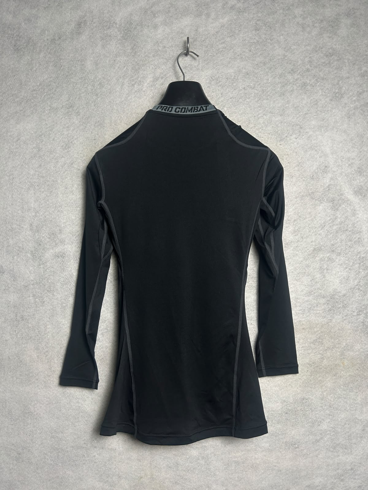 Nike Pro Combat Dri Fit Full Sleeves Round Neck - Medium