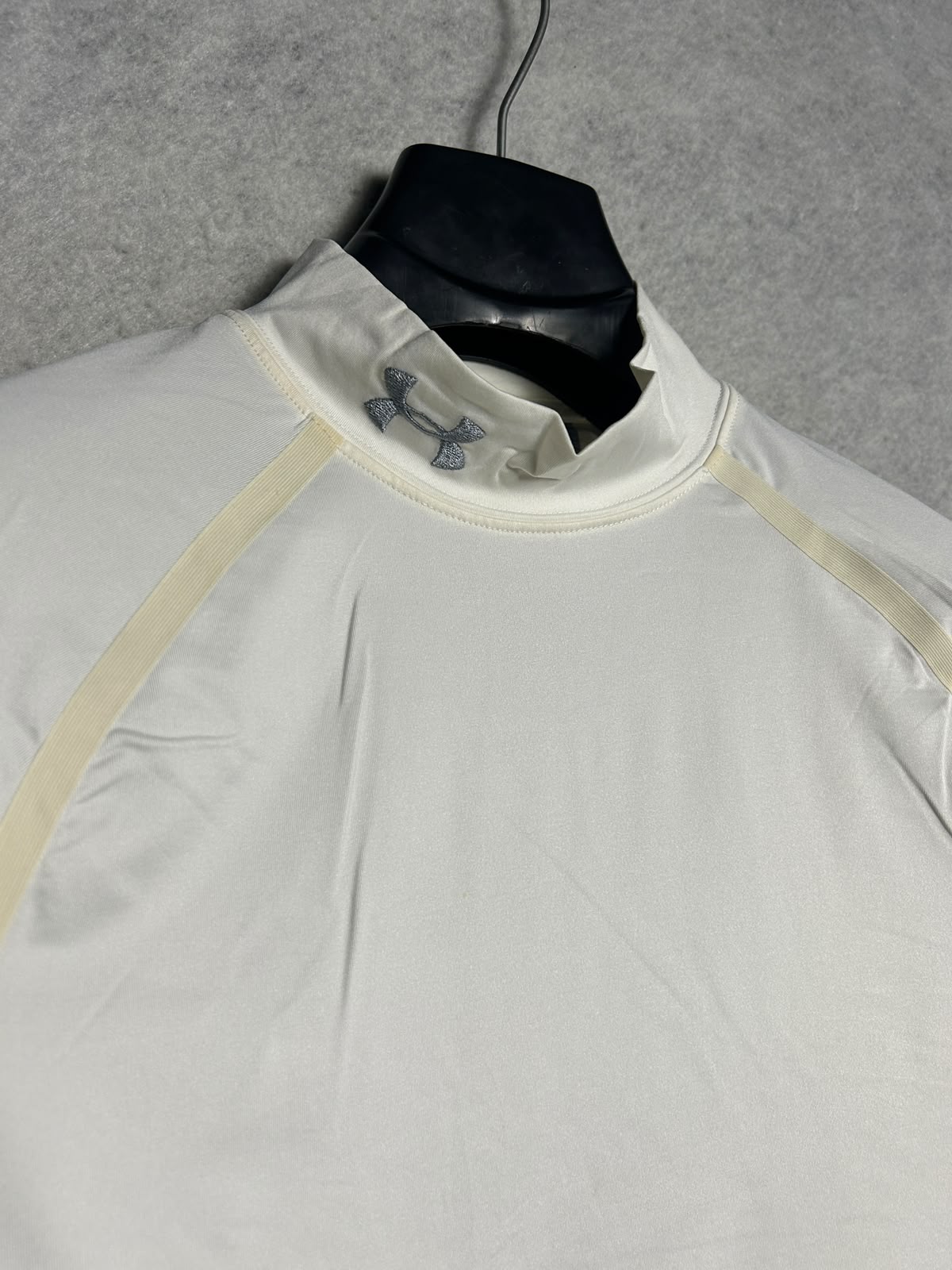 Under Armour Heat Gear Mock Neck White - Large