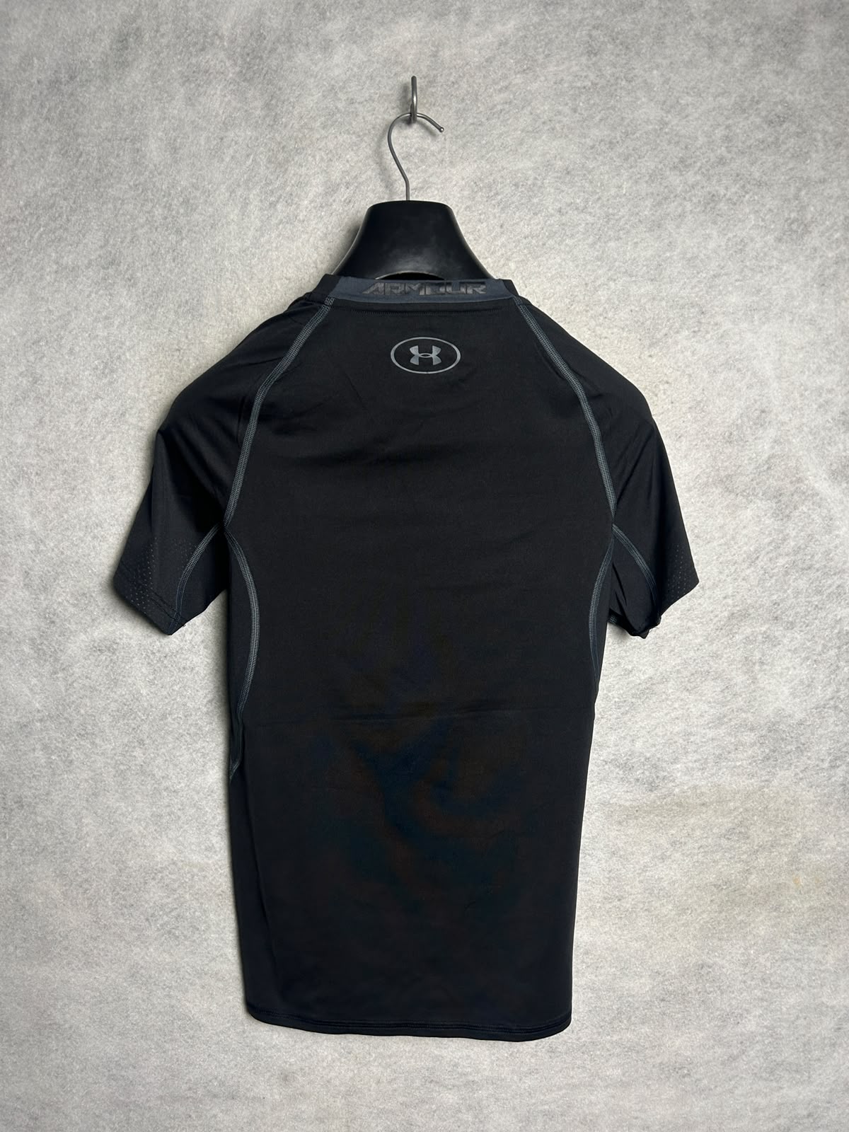 Under Armour Big Logo Round Neck - Large