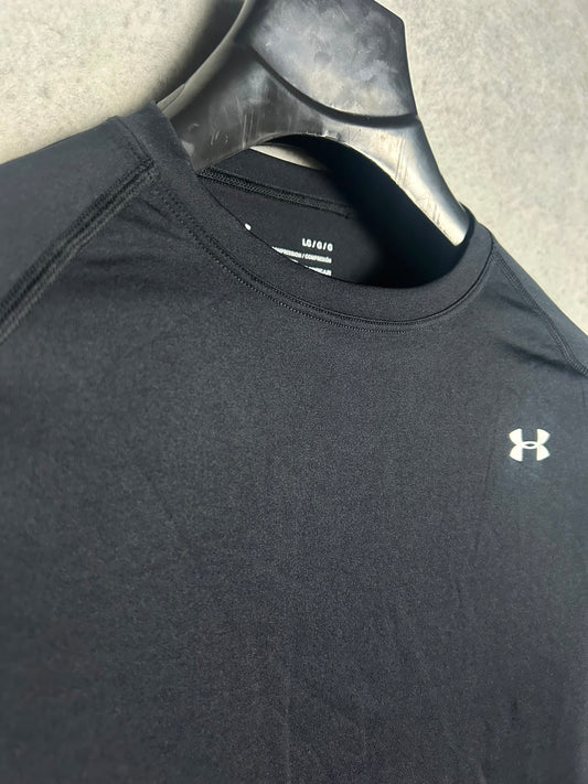 Under Armour Heat Gear Black Full Sleeves Round Neck - Large