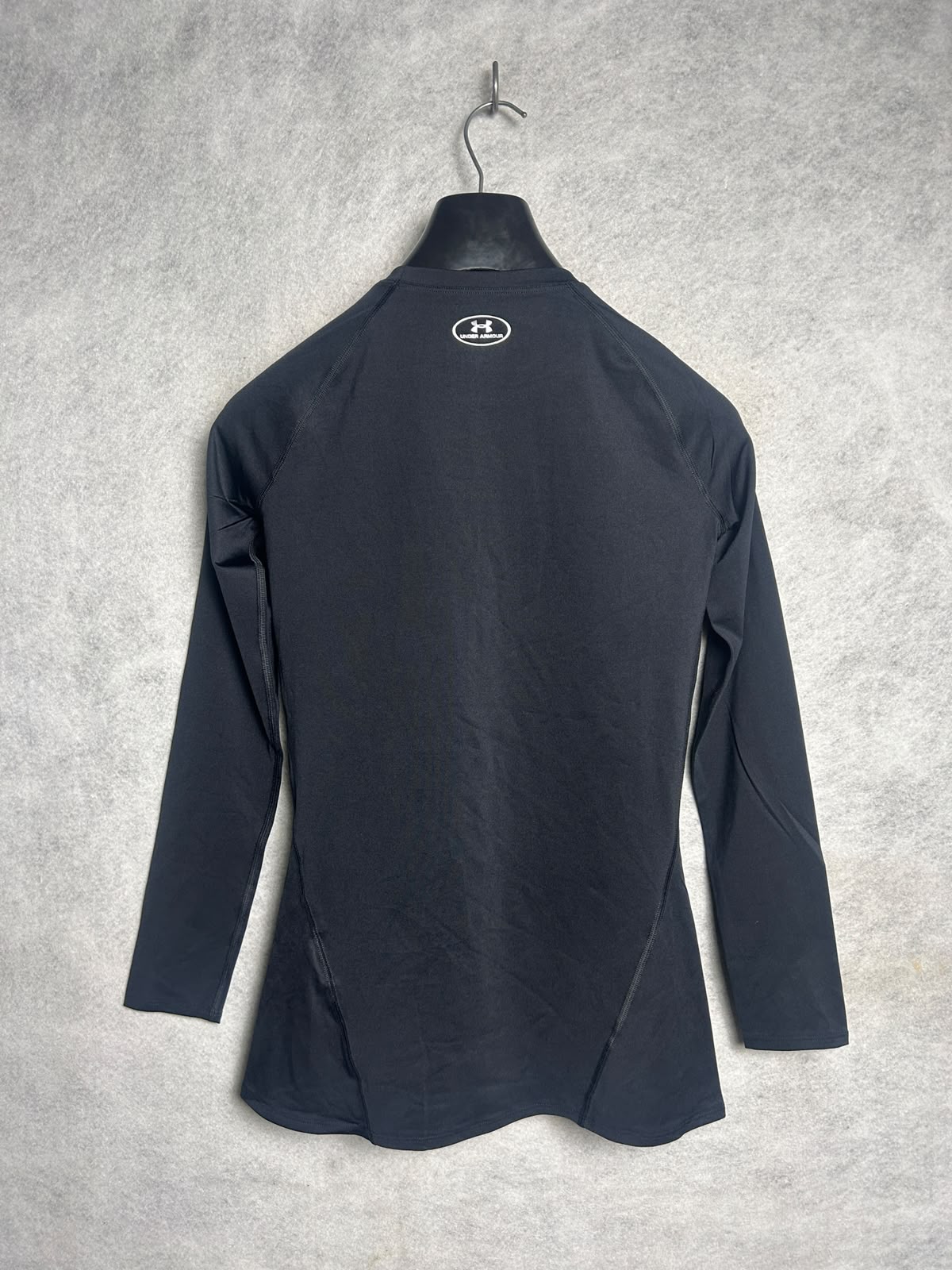 Under Armour Heat Gear Black Full Sleeves Round Neck - Large