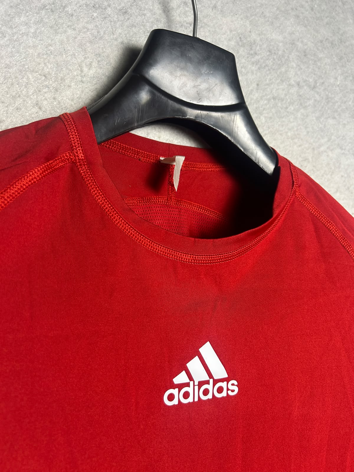 Adidas Red Full Sleeves Round Neck - Large