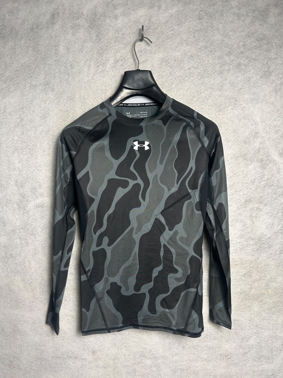 Under Armour Heat Gear Printed Full Sleeves Round Neck - Large