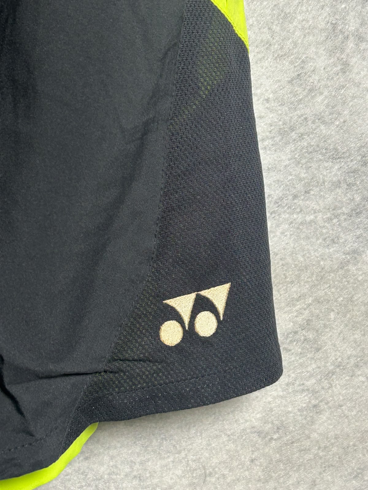 Yonex Black - Medium