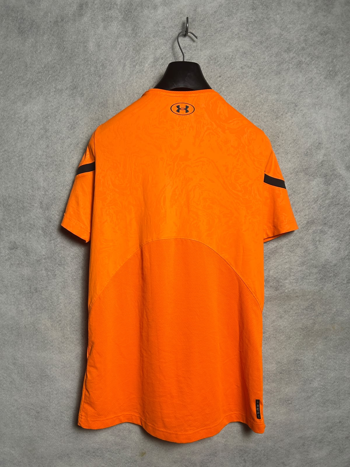 Under Armour Rush Orange Round Neck - Medium