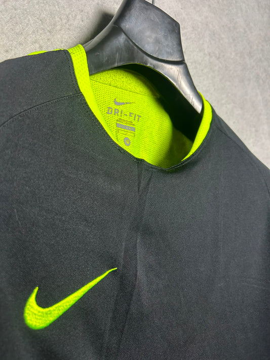 Nike Dri Fit Black Round Neck - Medium