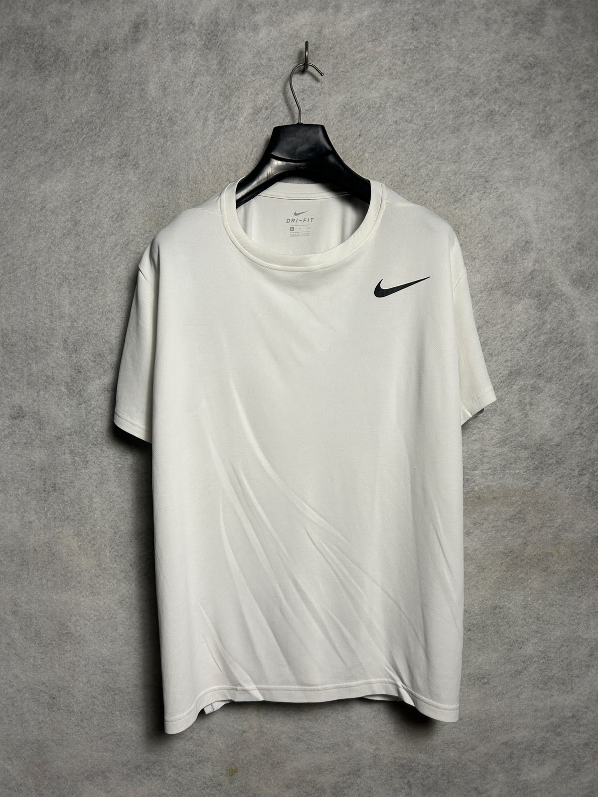 Nike Dri Fit White Round Neck - XL