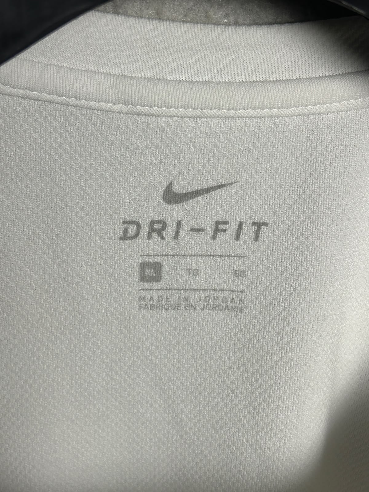 Nike Dri Fit White Round Neck - XL