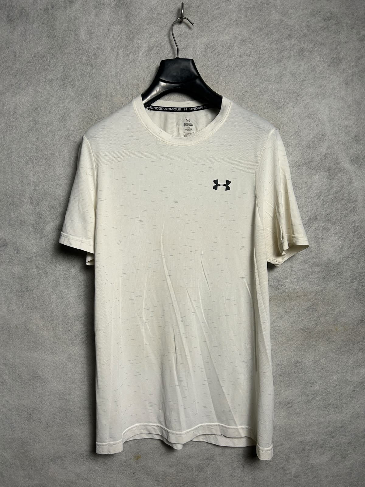 Under Armour White Round Neck - Large