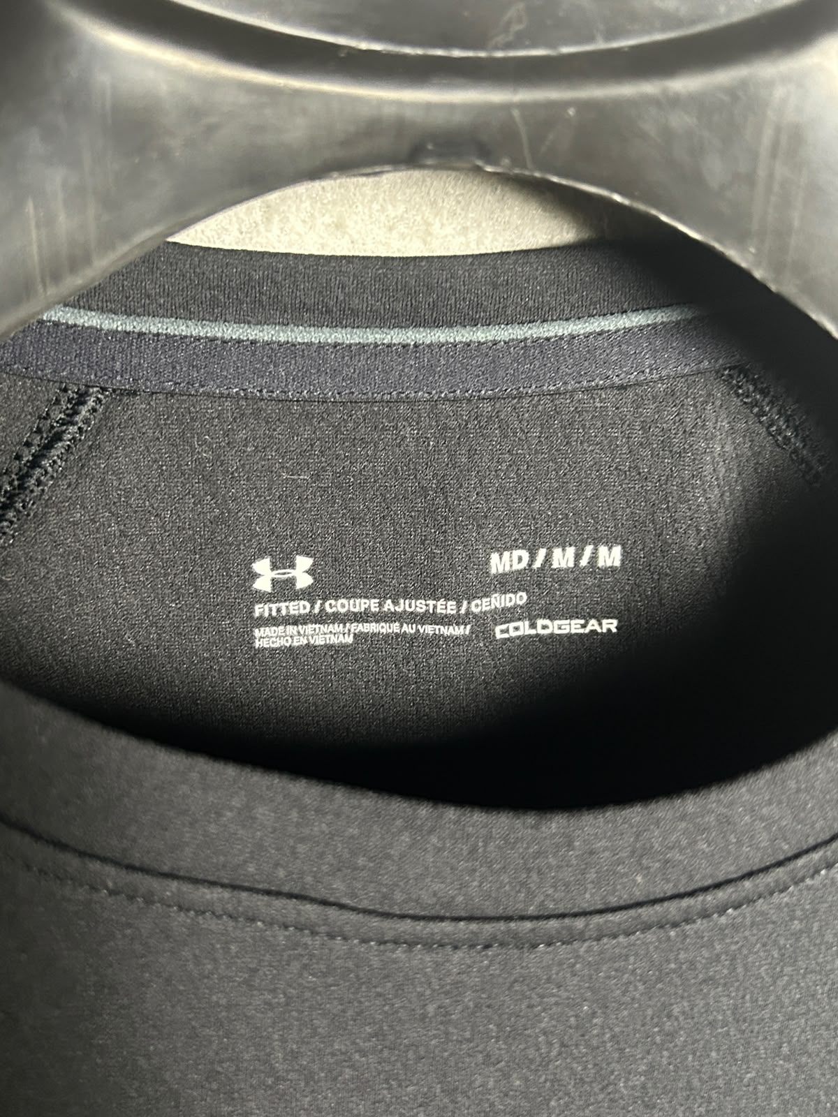 Under Armour Cold Gear Black Full Sleeves Round Neck - Medium