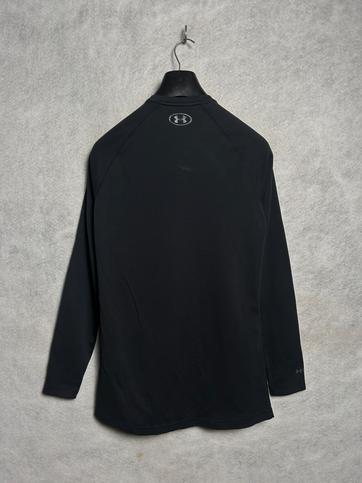 Under Armour Cold Gear Black Full Sleeves Round Neck - Medium