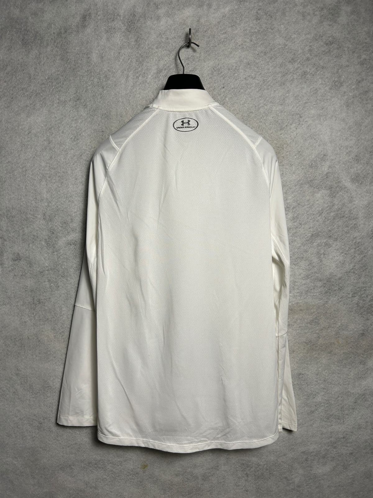 Under Armour Heat Gear White Half Zip Full Sleeves Polo - Medium