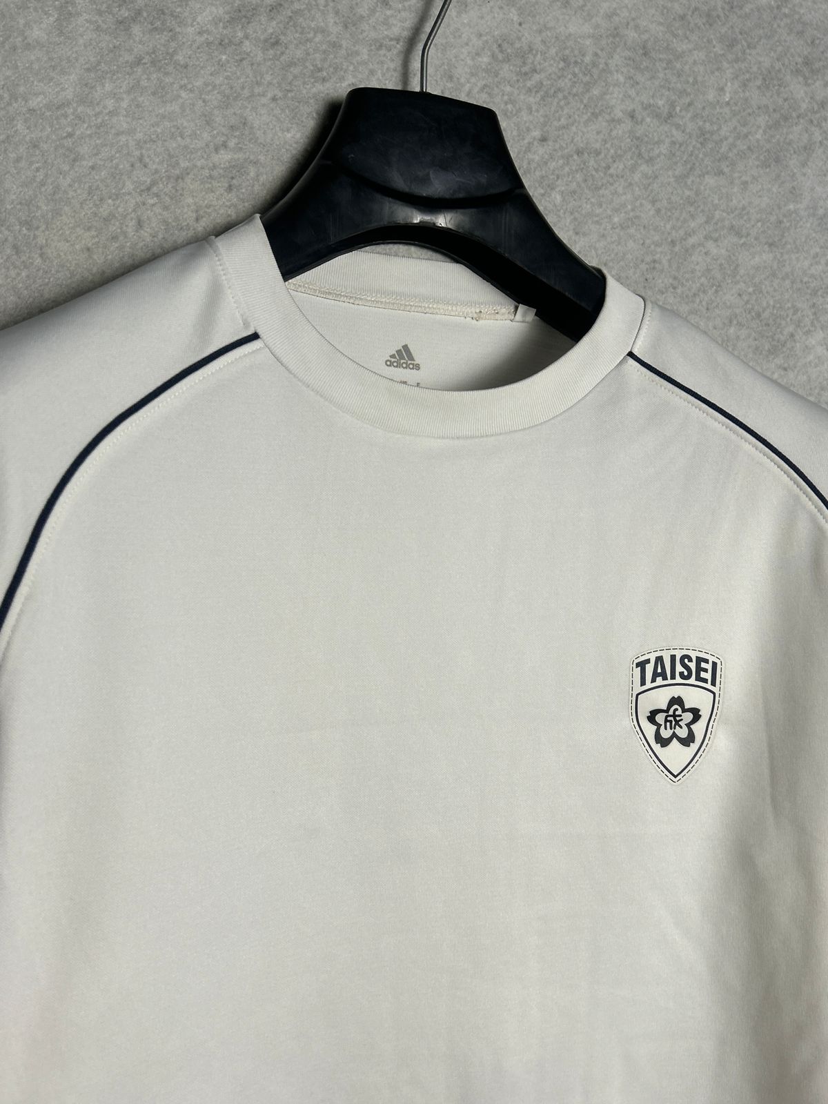 Adidas Taisei White Round Neck - Medium