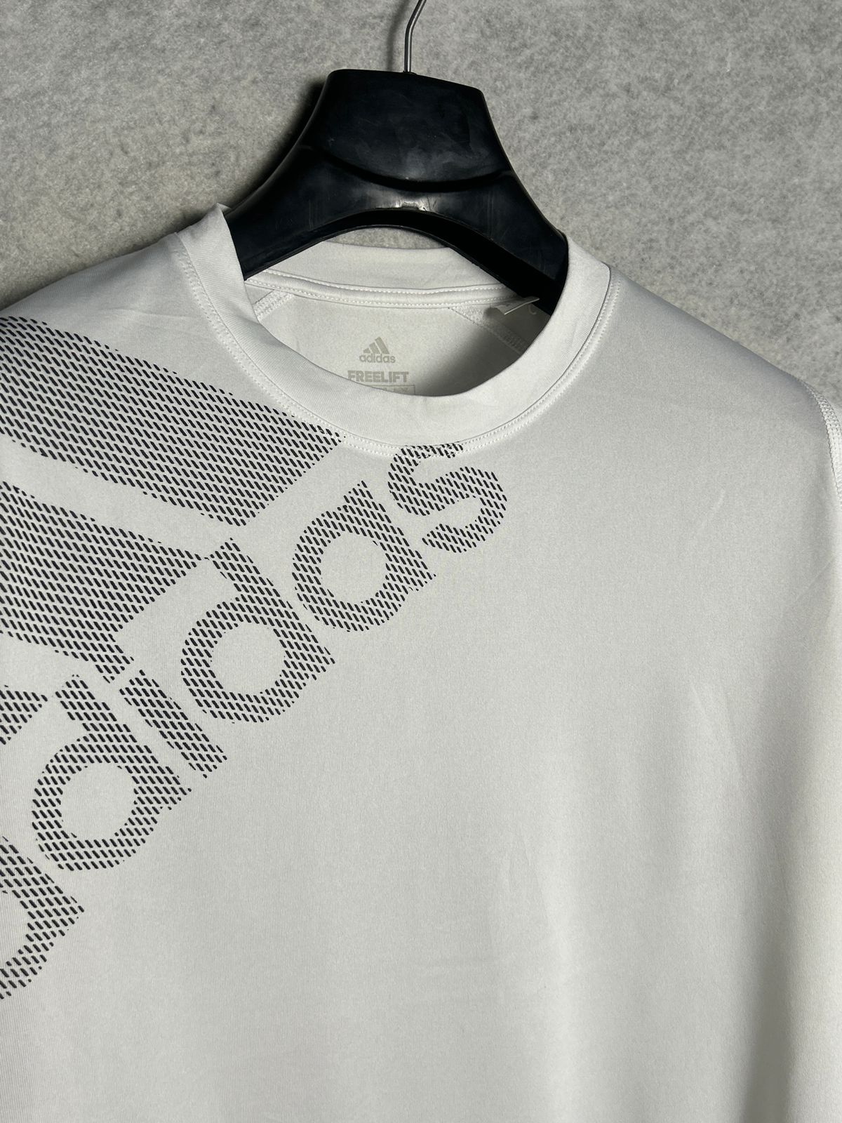 Adidas Aeroready Freelift White Round Neck - Medium