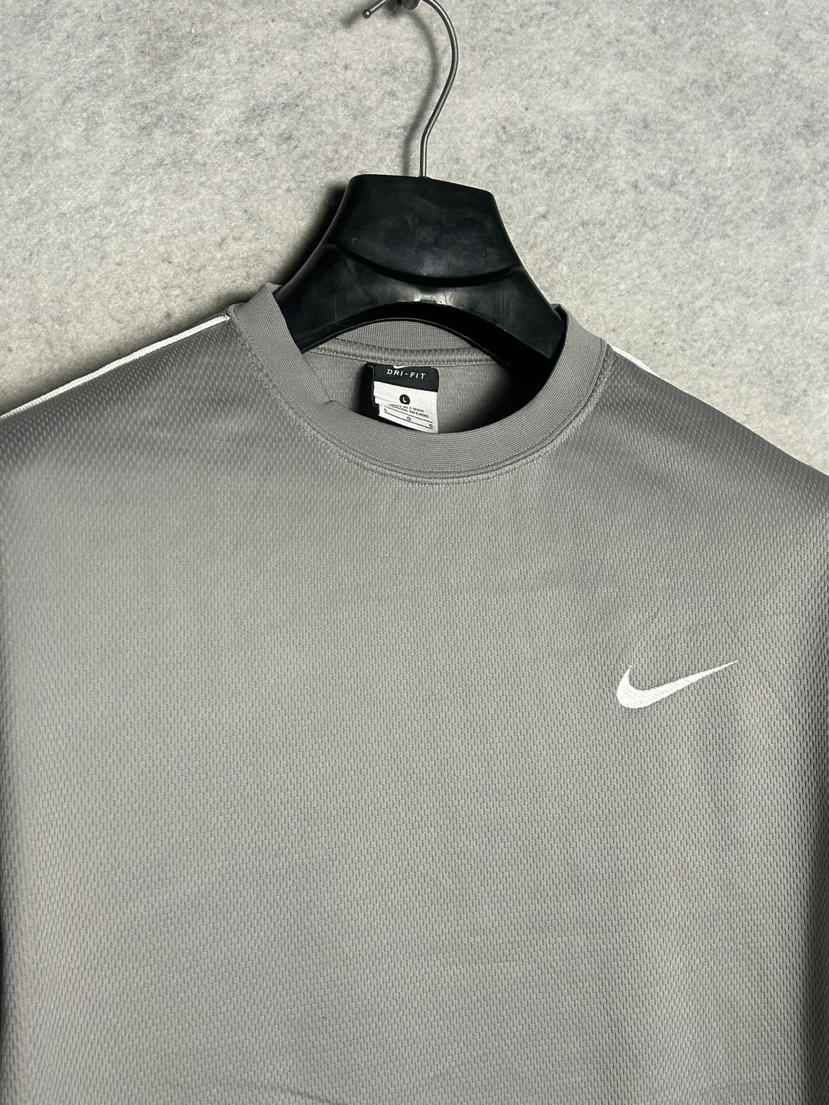 Nike Dri Fit Grey Round Neck - Large