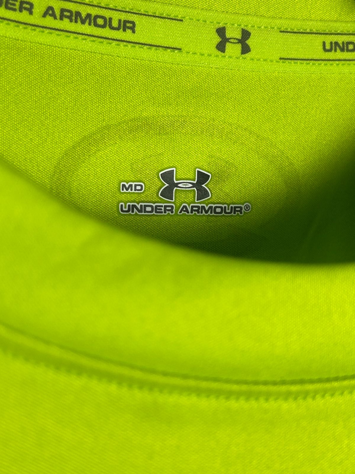 Under Armour Round Neck Neon - Medium