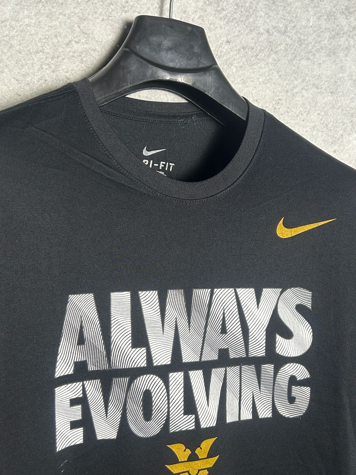Nike Dri Fit Always Wvolving Black Round Neck - XL