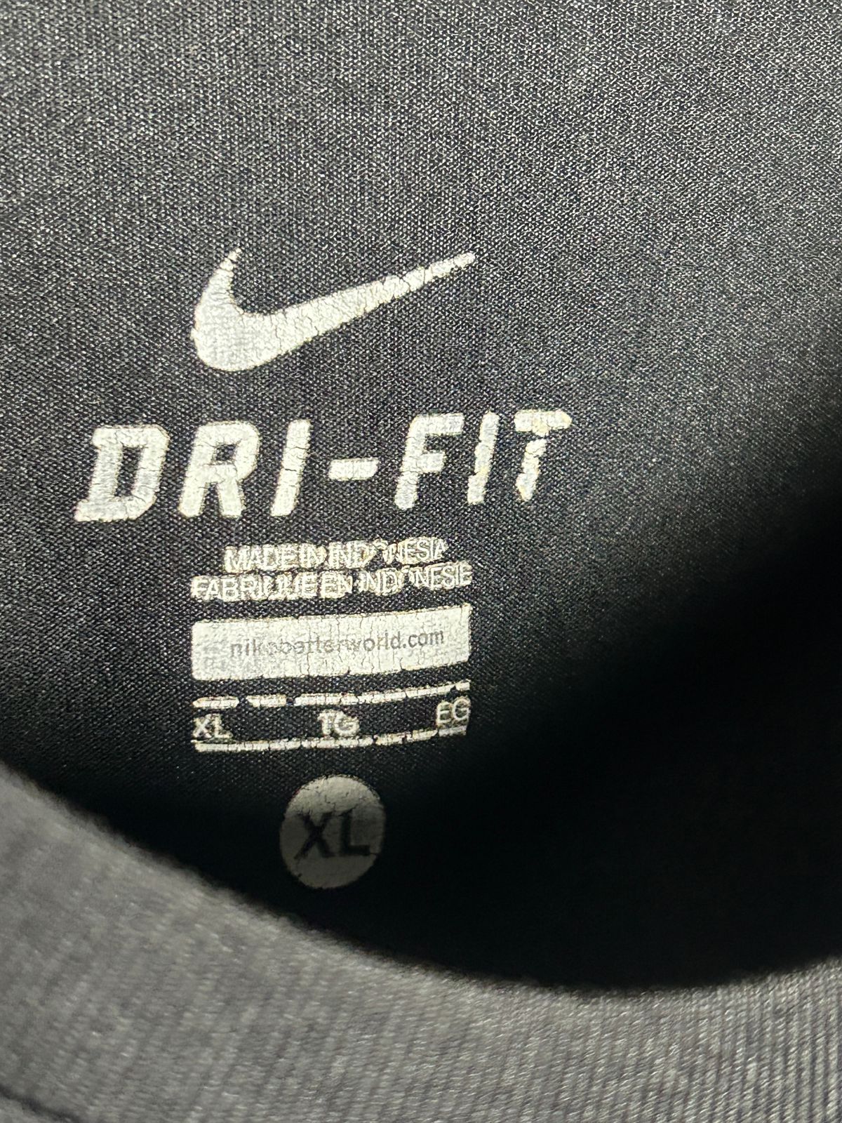 Nike Dri Fit Always Wvolving Black Round Neck - XL