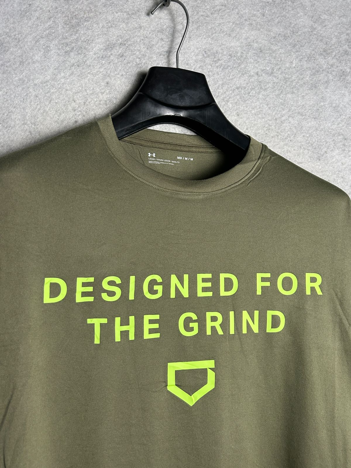 Under Armour Army Green Round Neck - Medium