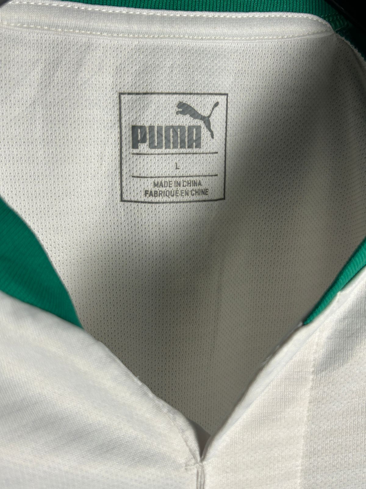 Puma 47 Big Logo White V Neck - Large