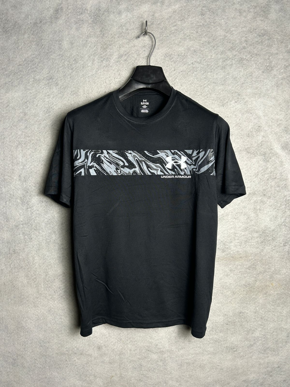 Under Armour Big Logo Black Round Neck - Small