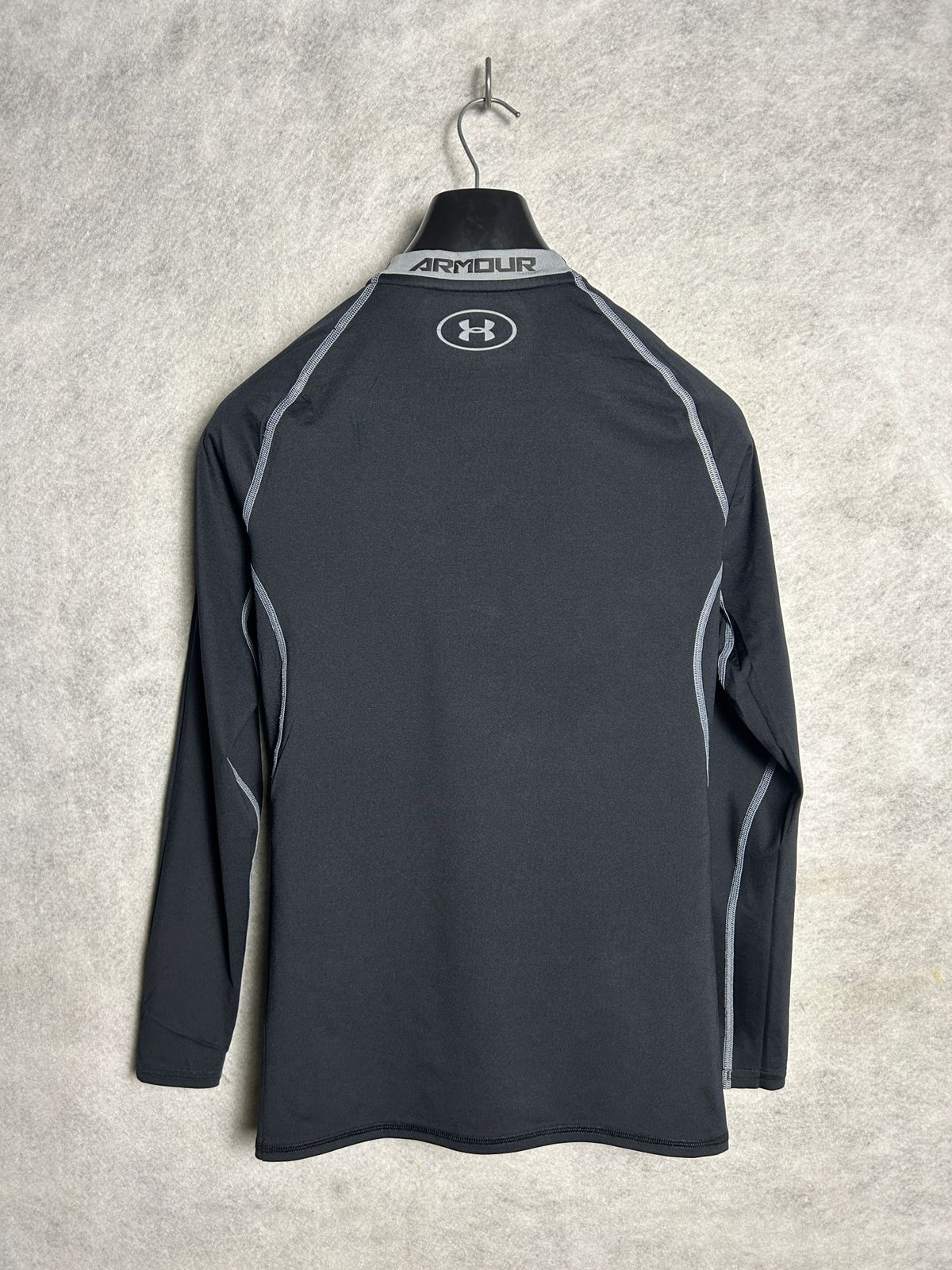 Under Armour Black Heat Gear Round Neck Full Sleeves - XL
