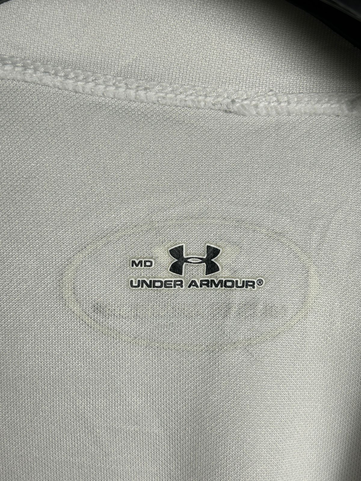 Under Armour White Round Neck - Medium