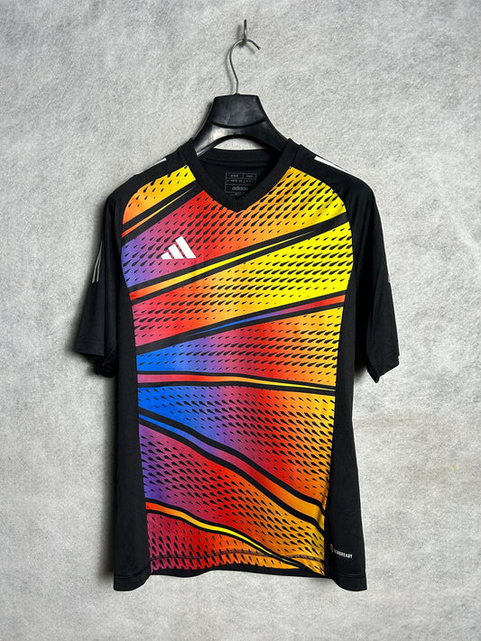 Adidas V Neck - Medium