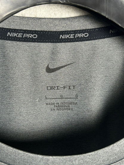 Nike Dri Fit Round Neck - Large