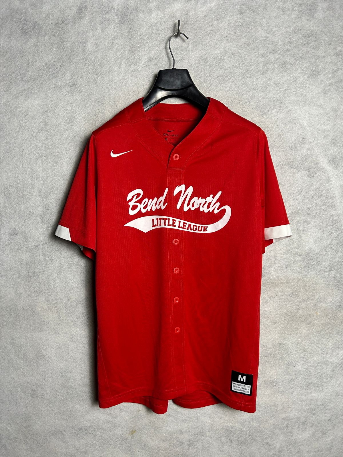 Nike Dri Fit Bend North Big Logo Red - Medium